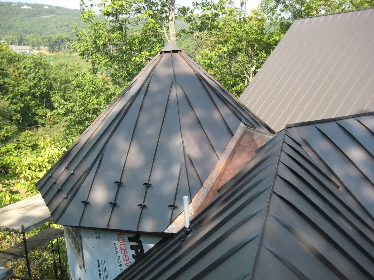 Professional Roof Tarp Installation by Craftsman Roofing in Point Phillip